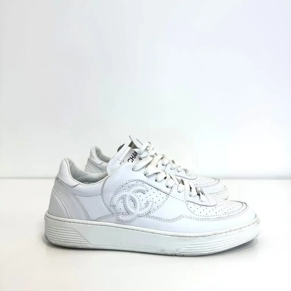 CHANEL 23A White Calfskin Leather CC Logo Sneakers 40 Lace Up Shoes